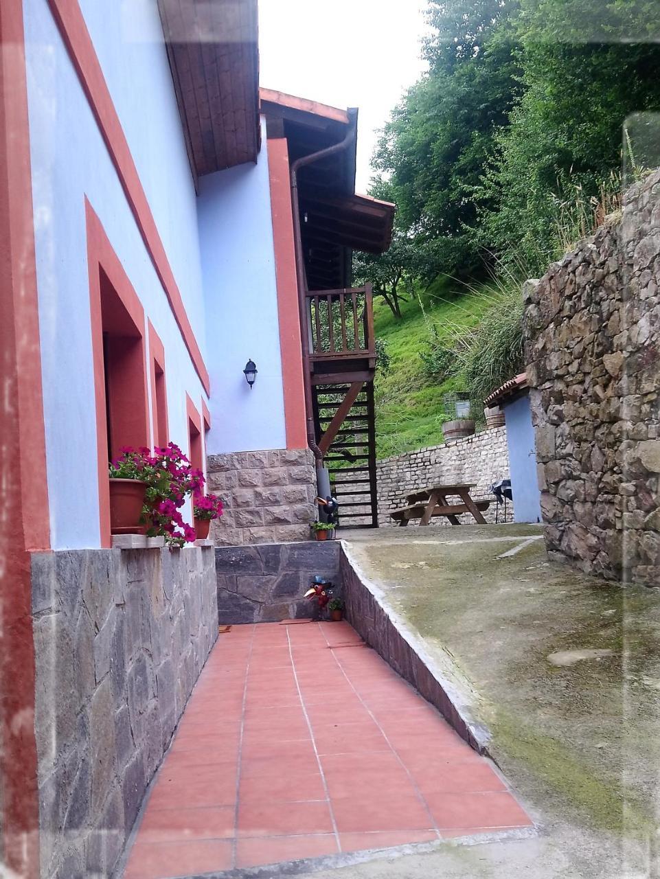La Besnada Nieda Exterior photo